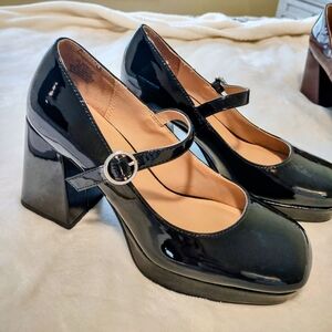 Black Platform Mary Jane Size 7 Never Worn